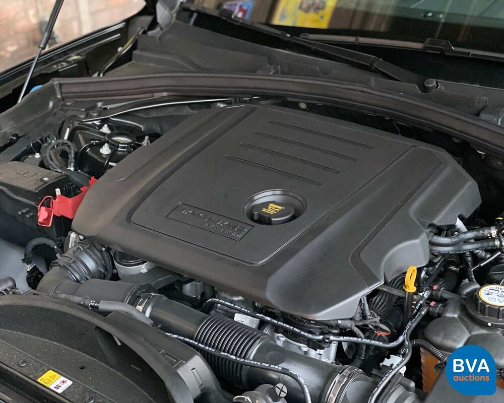 Jaguar F-Pace R-Sport 20d 180 PS Automatik 2017 - Neu.