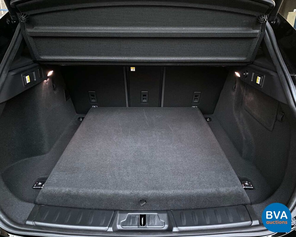 Jaguar F-Pace R-Sport 20d 180 PS Automatik 2017 - Neu.