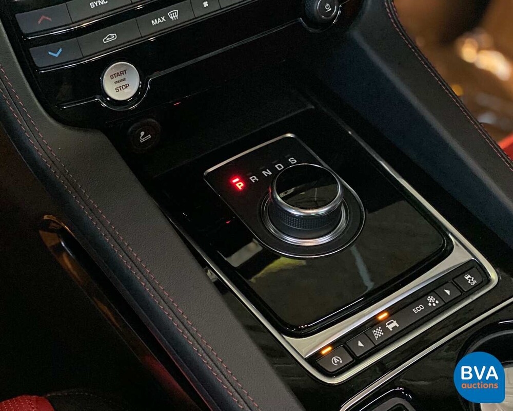 Jaguar F-Pace R-Sport 20d 180 PS Automatik 2017 - Neu.