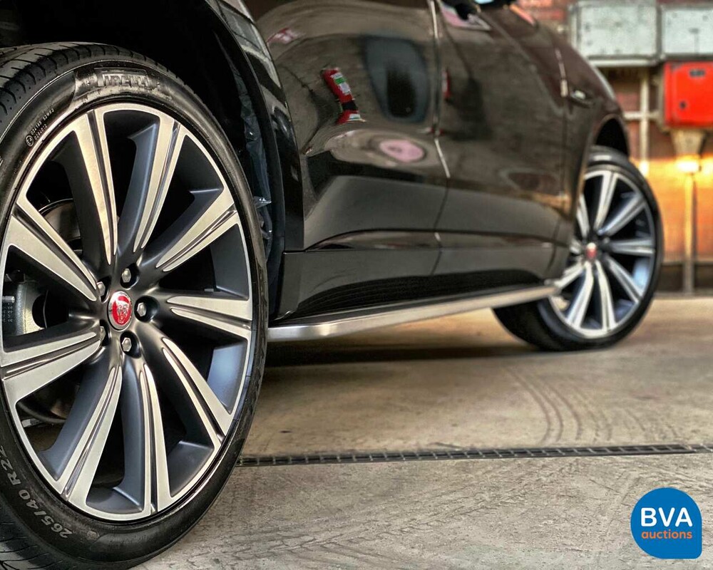 Jaguar F-Pace R-Sport 20d 180 PS Automatik 2017 - Neu.