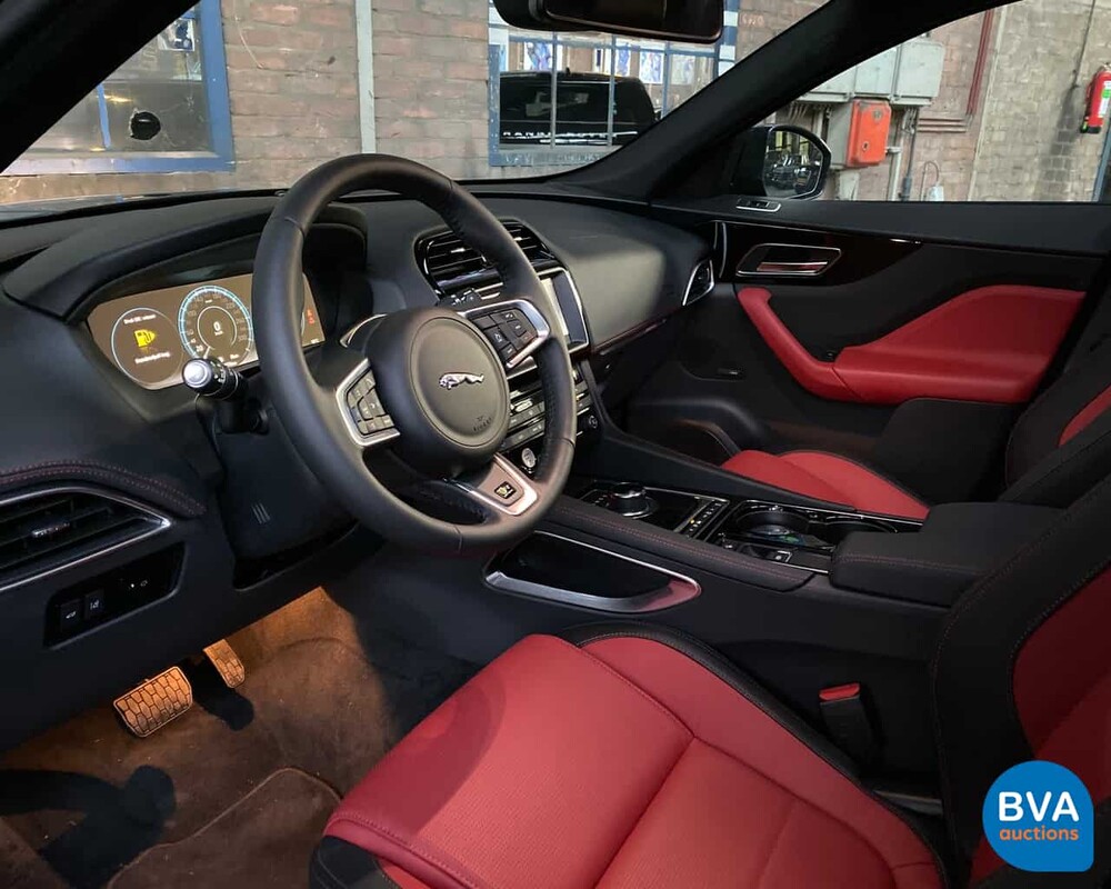 Jaguar F-Pace R-Sport 20d 180 PS Automatik 2017 - Neu.