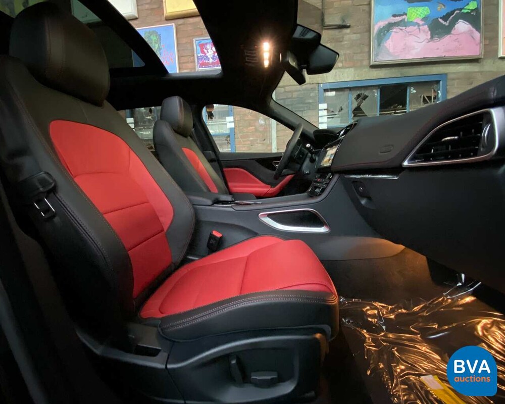 Jaguar F-Pace R-Sport 20d 180 PS Automatik 2017 - Neu.