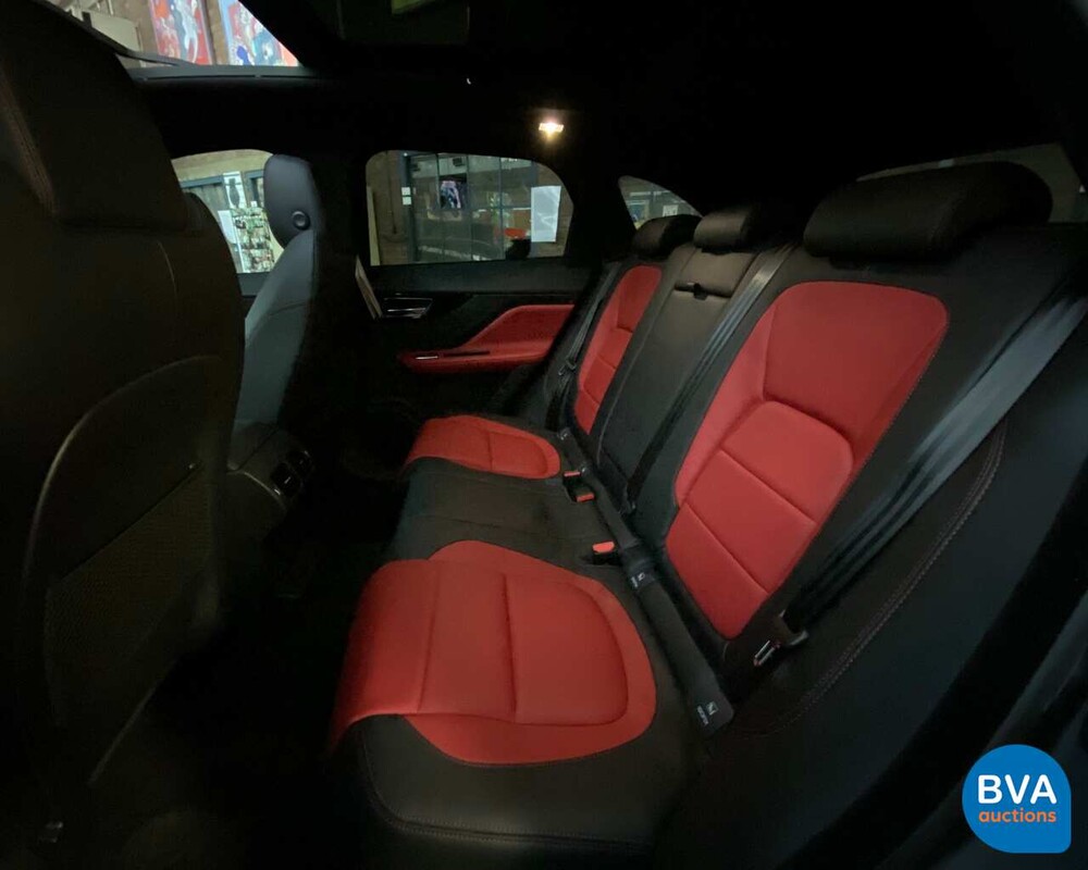 Jaguar F-Pace R-Sport 20d 180 PS Automatik 2017 - Neu.