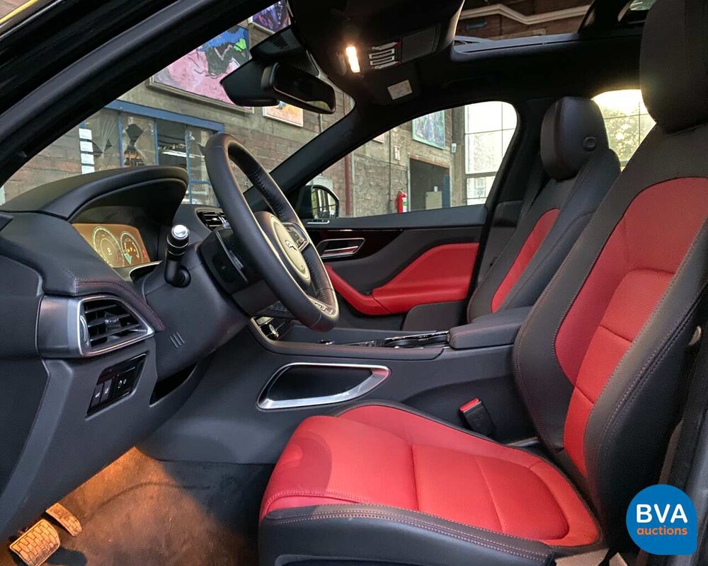 Jaguar F-Pace R-Sport 20d 180 PS Automatik 2017 - Neu.