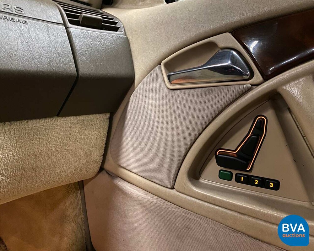 Mercedes-Benz SL320 1996 R129.