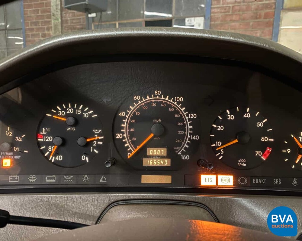 Mercedes-Benz SL320 1996 R129.