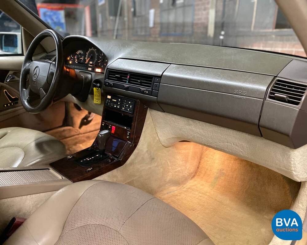 Mercedes-Benz SL320 1996 R129.