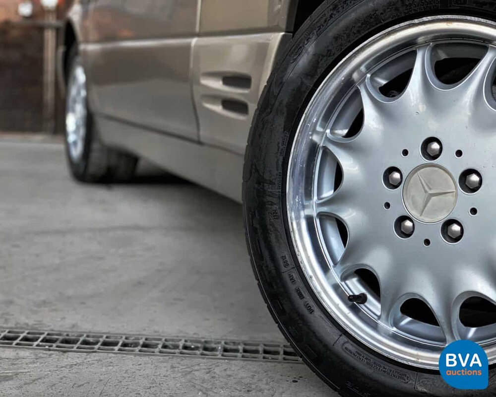 Mercedes-Benz SL320 1996 R129.