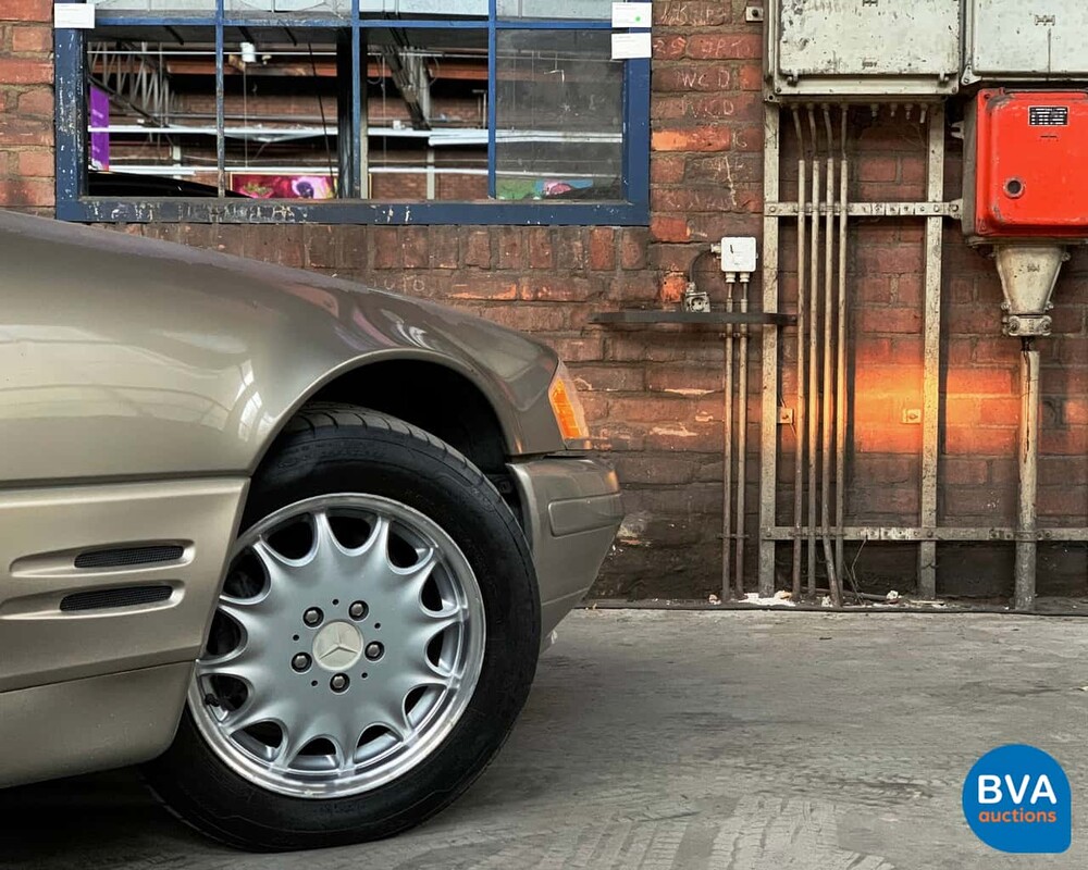 Mercedes-Benz SL320 1996 R129.