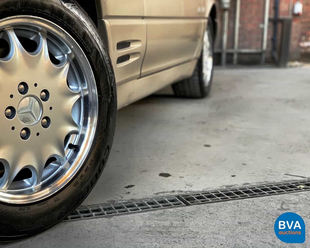 Mercedes-Benz SL320 1996 R129.