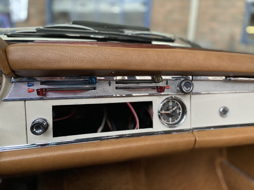 Mercedes-Benz PAGODE 250 SL W113 1967, AR-58-69.