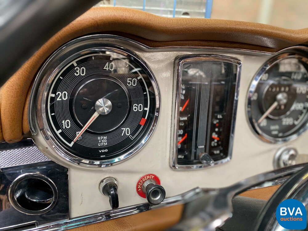 Mercedes-Benz PAGODE 250 SL W113 1967, AR-58-69.
