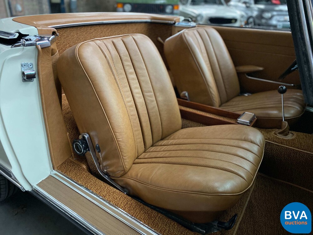 Mercedes-Benz PAGODE 250 SL W113 1967, AR-58-69.