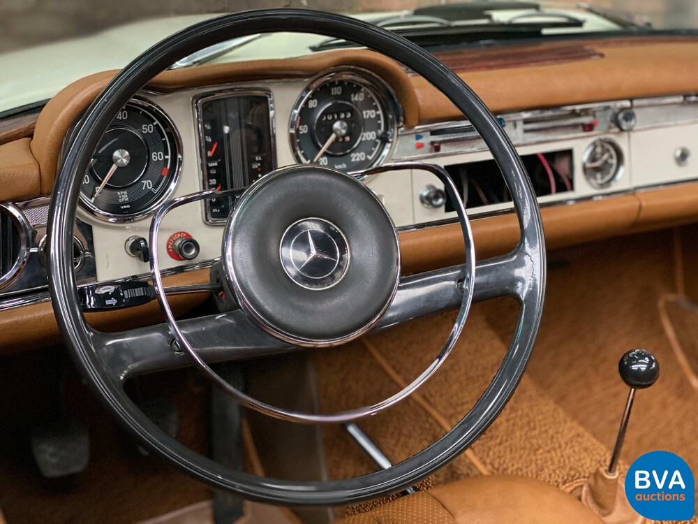 Mercedes-Benz PAGODE 250 SL W113 1967, AR-58-69.