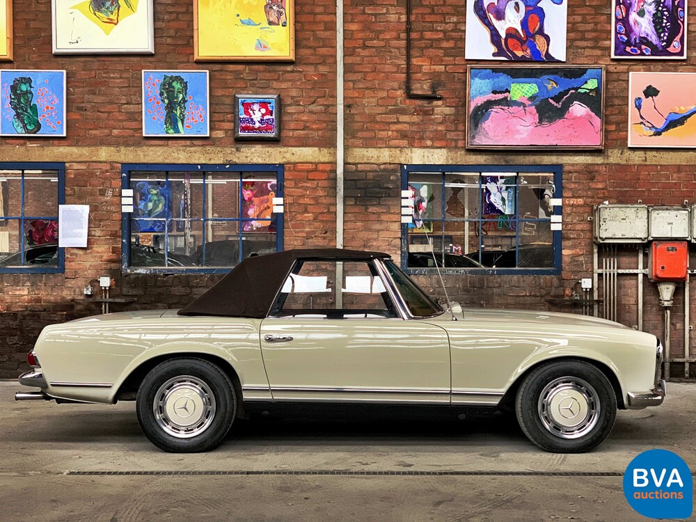 Mercedes-Benz PAGODE 250 SL W113 1967, AR-58-69.