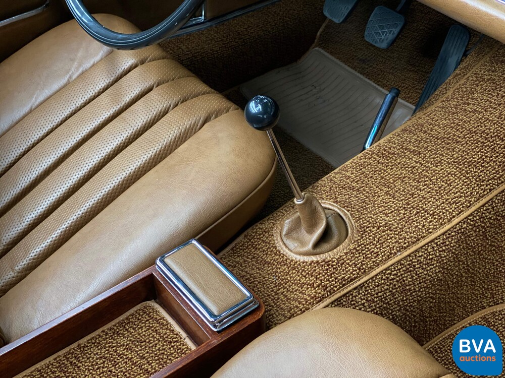 Mercedes-Benz PAGODE 250 SL W113 1967, AR-58-69.