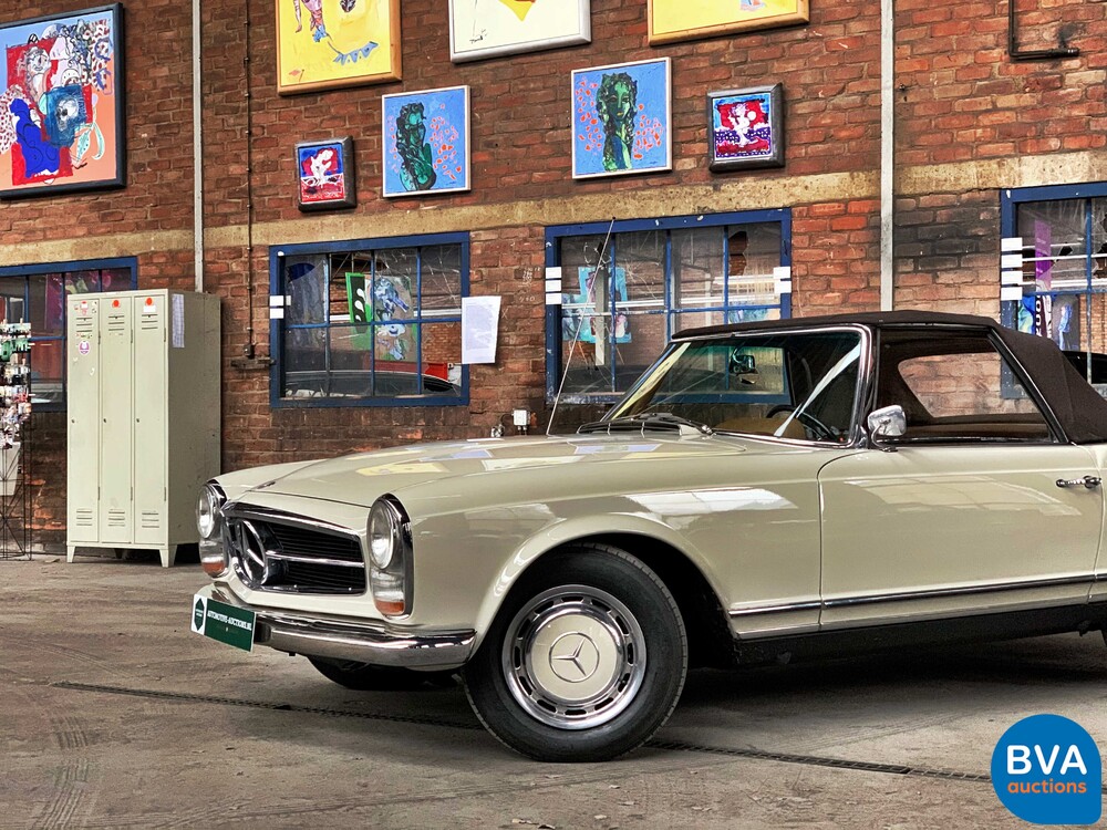 Mercedes-Benz PAGODE 250 SL W113 1967, AR-58-69.