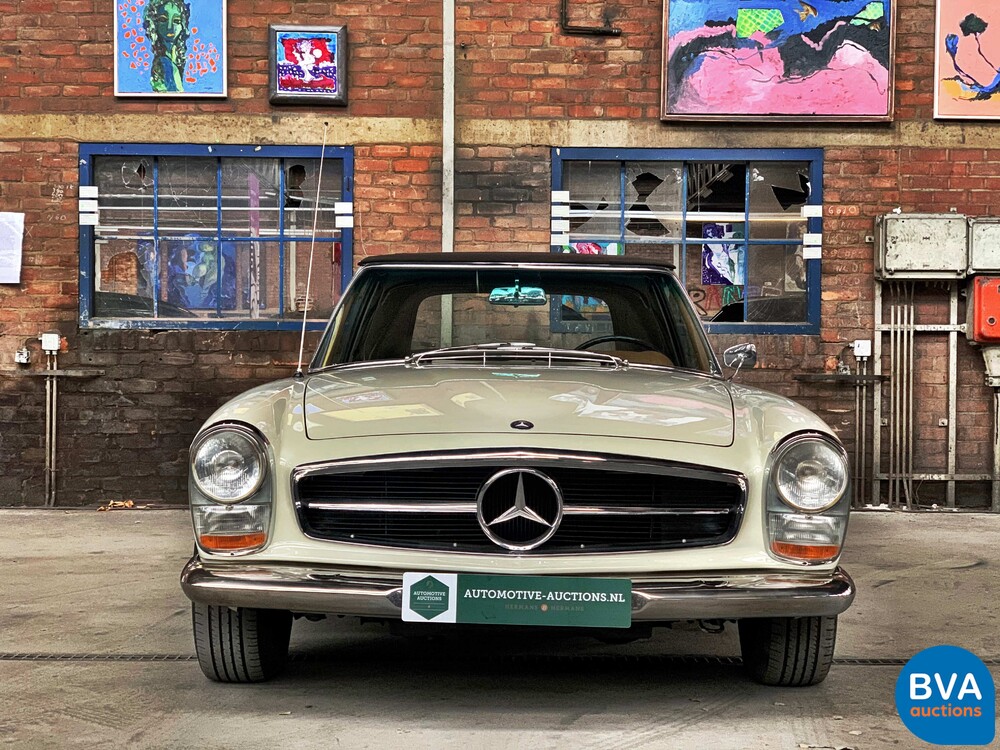 Mercedes-Benz PAGODE 250 SL W113 1967, AR-58-69.