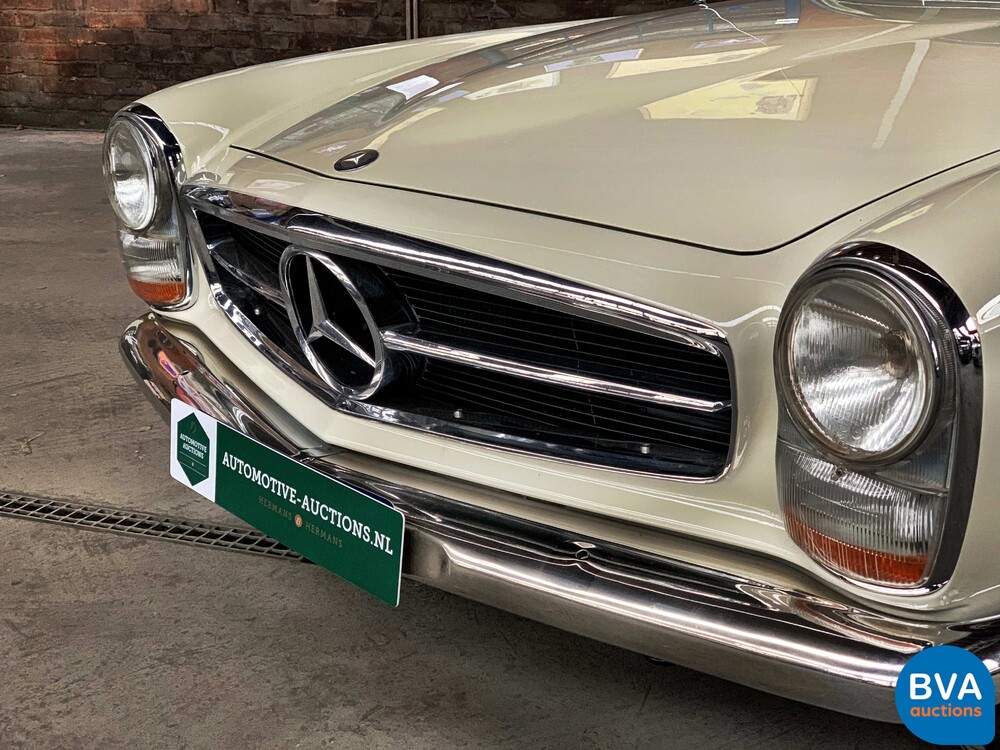 Mercedes-Benz PAGODE 250 SL W113 1967, AR-58-69.
