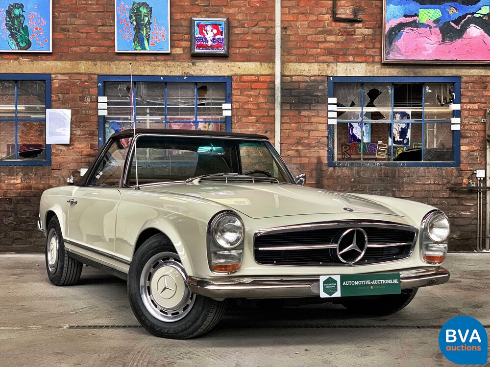 Mercedes-Benz PAGODE 250 SL W113 1967, AR-58-69.