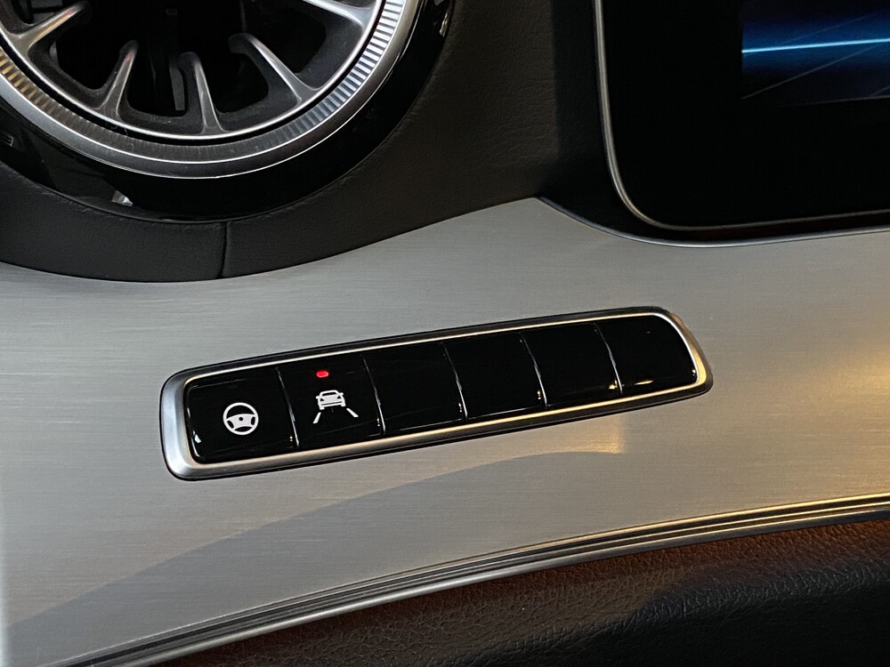 Mercedes-Benz E300 AMG Cabriolet E-Klasse 2019 245 PS Facelift-Garantie.