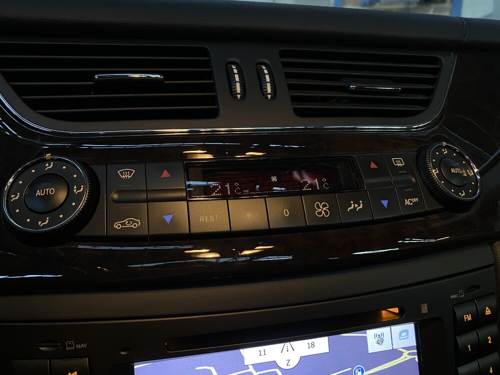 Mercedes-Benz CLS500 V8 306PS 2005.