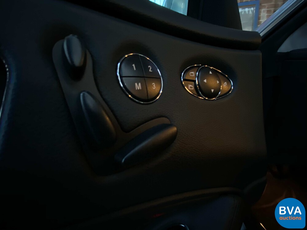 Mercedes-Benz CLS500 V8 306PS 2005.