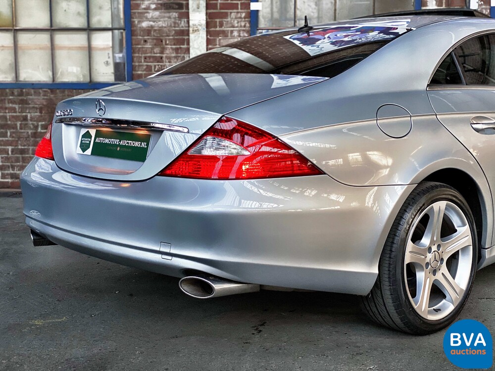 Mercedes-Benz CLS500 V8 306PS 2005.