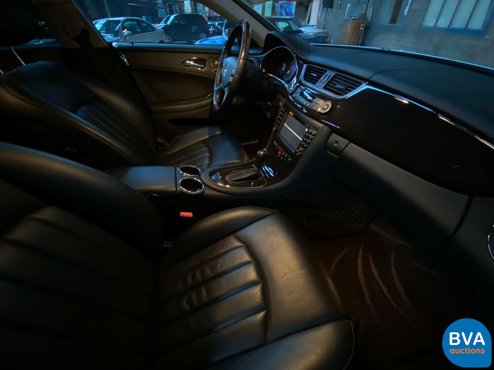 Mercedes-Benz CLS500 V8 306PS 2005.