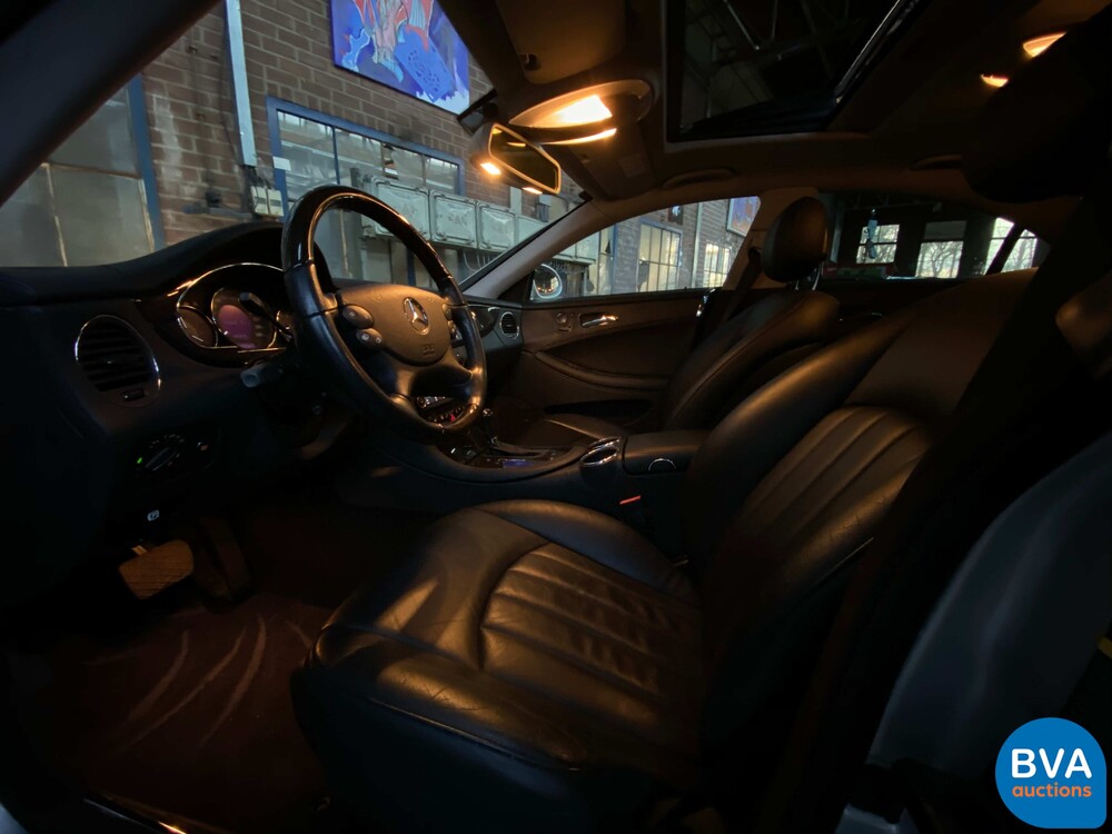 Mercedes-Benz CLS500 V8 306PS 2005.
