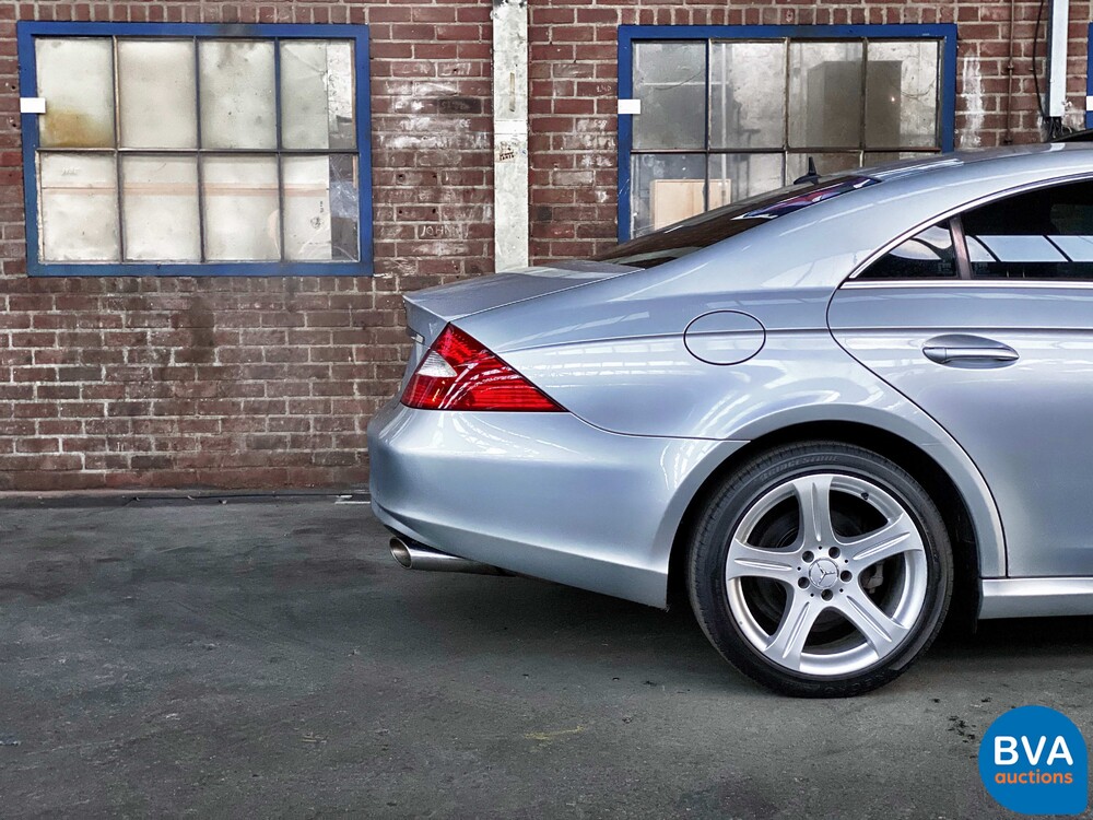 Mercedes-Benz CLS500 V8 306PS 2005.