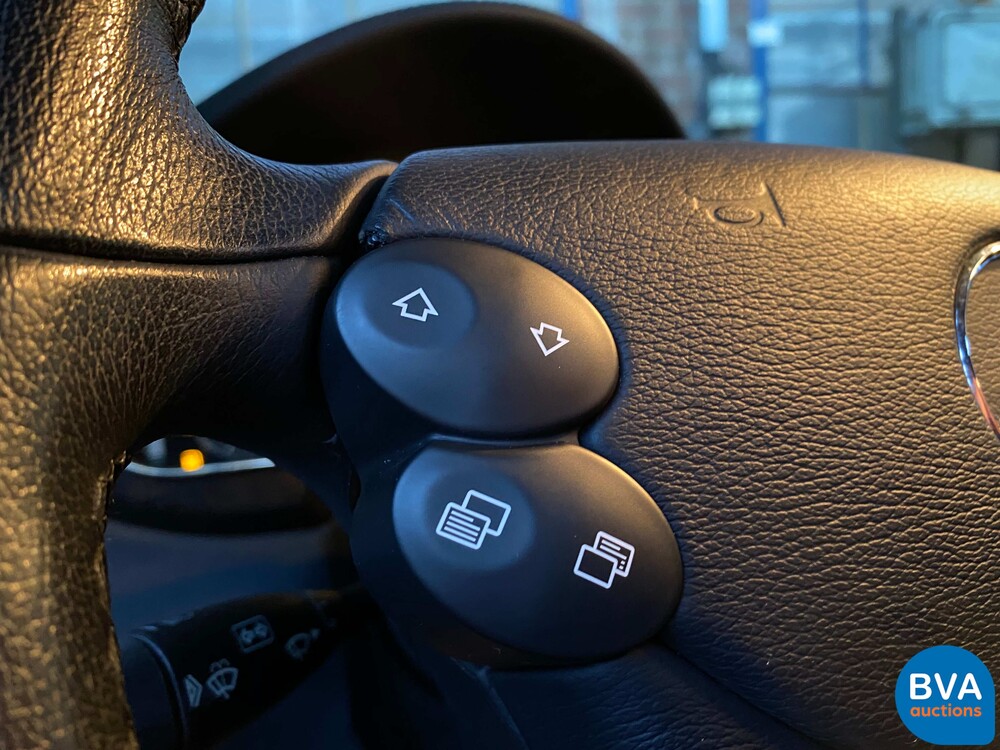 Mercedes-Benz CLS500 V8 306PS 2005.