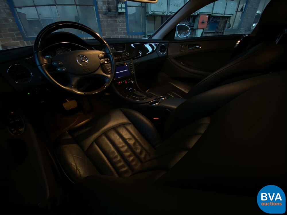 Mercedes-Benz CLS500 V8 306PS 2005.