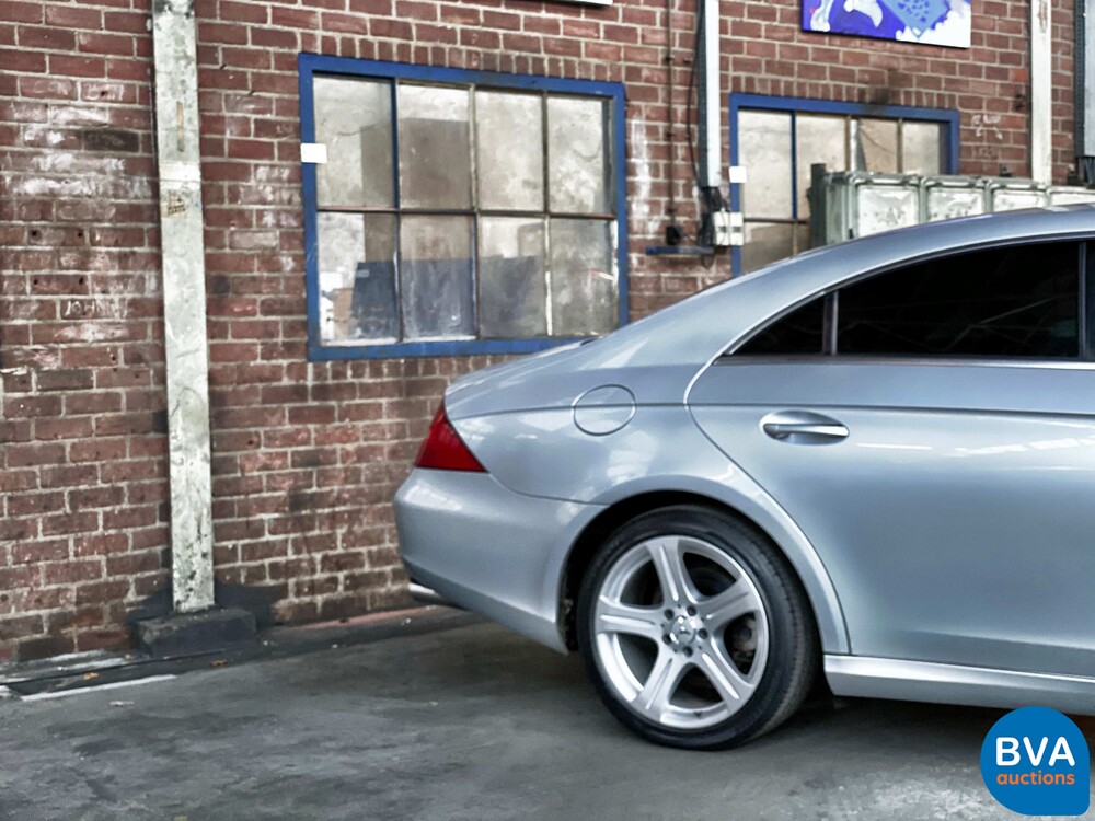Mercedes-Benz CLS500 V8 306PS 2005.
