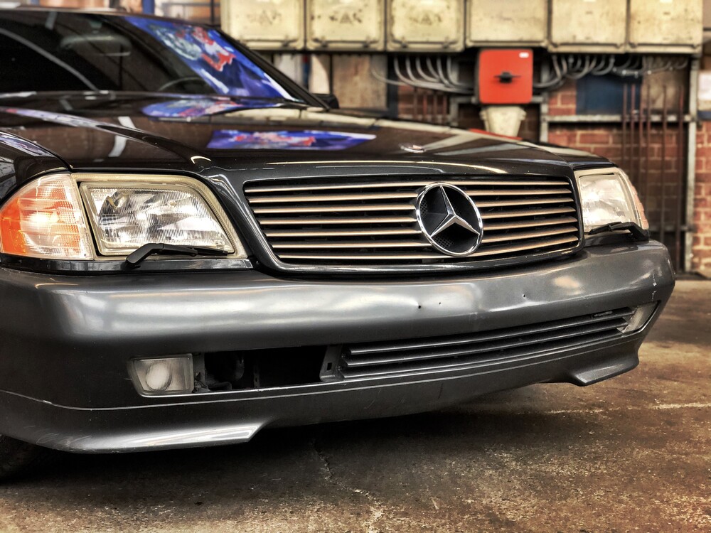 Mercedes-Benz SL500 R129 V8 1995.