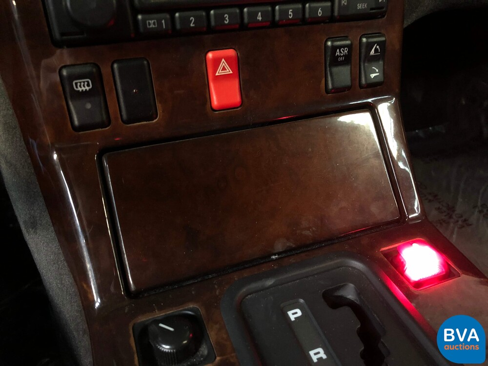 Mercedes-Benz SL500 R129 V8 1995.