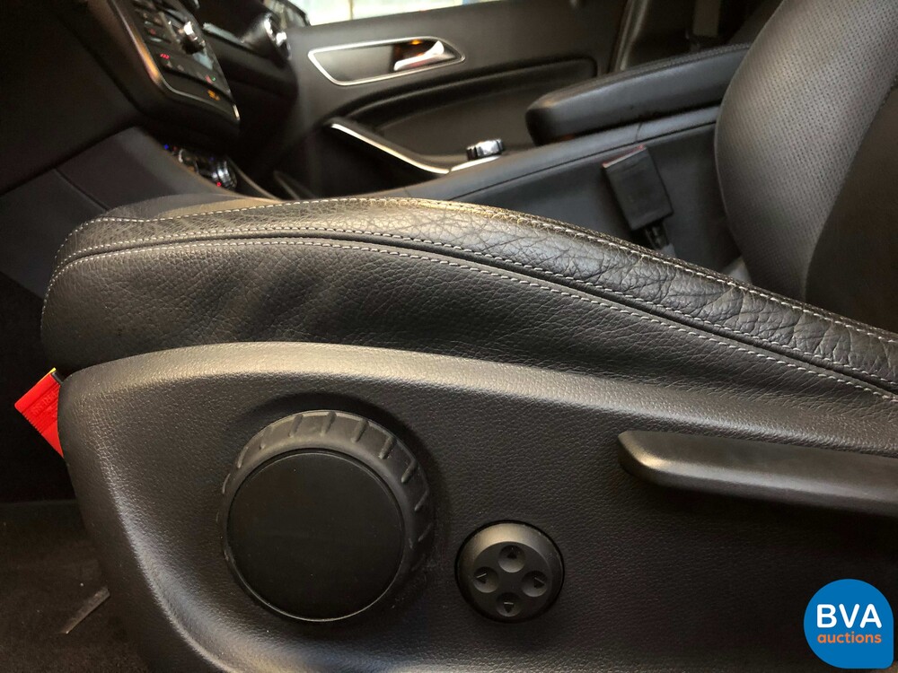 Mercedes-Benz GLA 200 CDI 4Matic 2014.