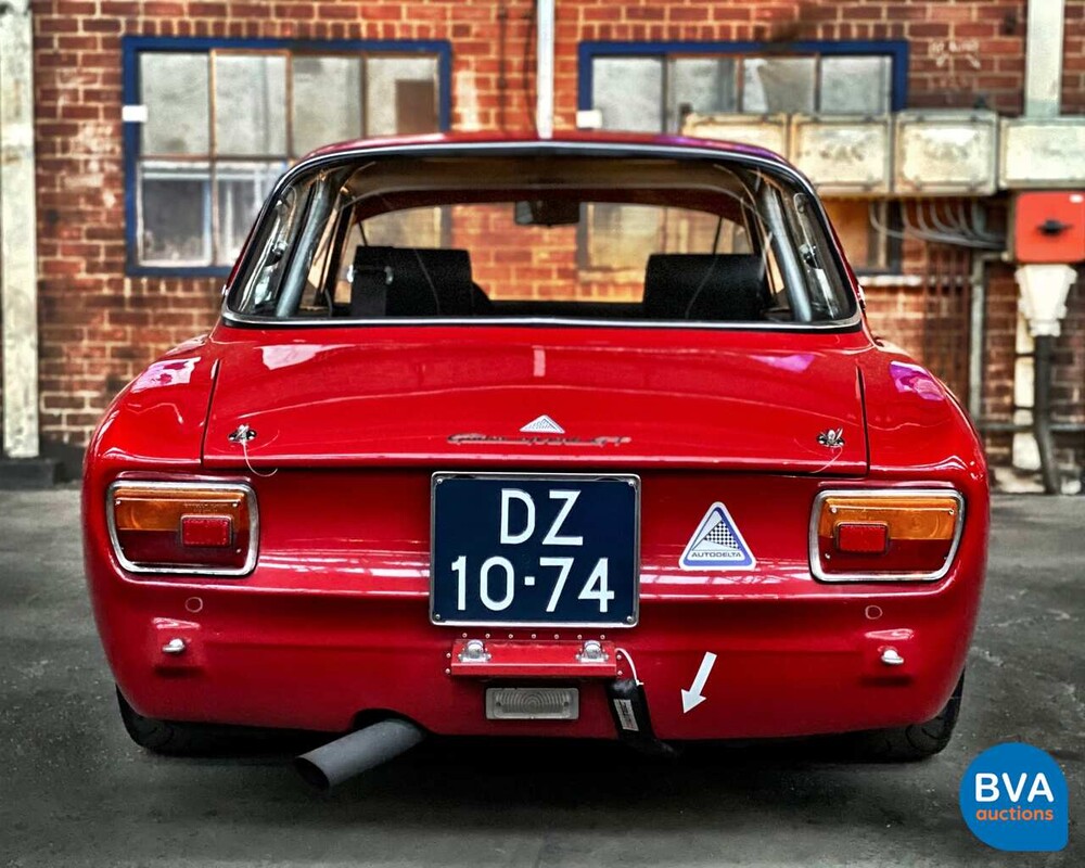 Alfa Romeo GT 1300 Junior 1971, DZ-10-74.