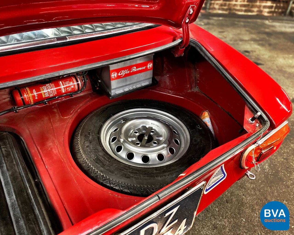 Alfa Romeo GT 1300 Junior 1971, DZ-10-74.