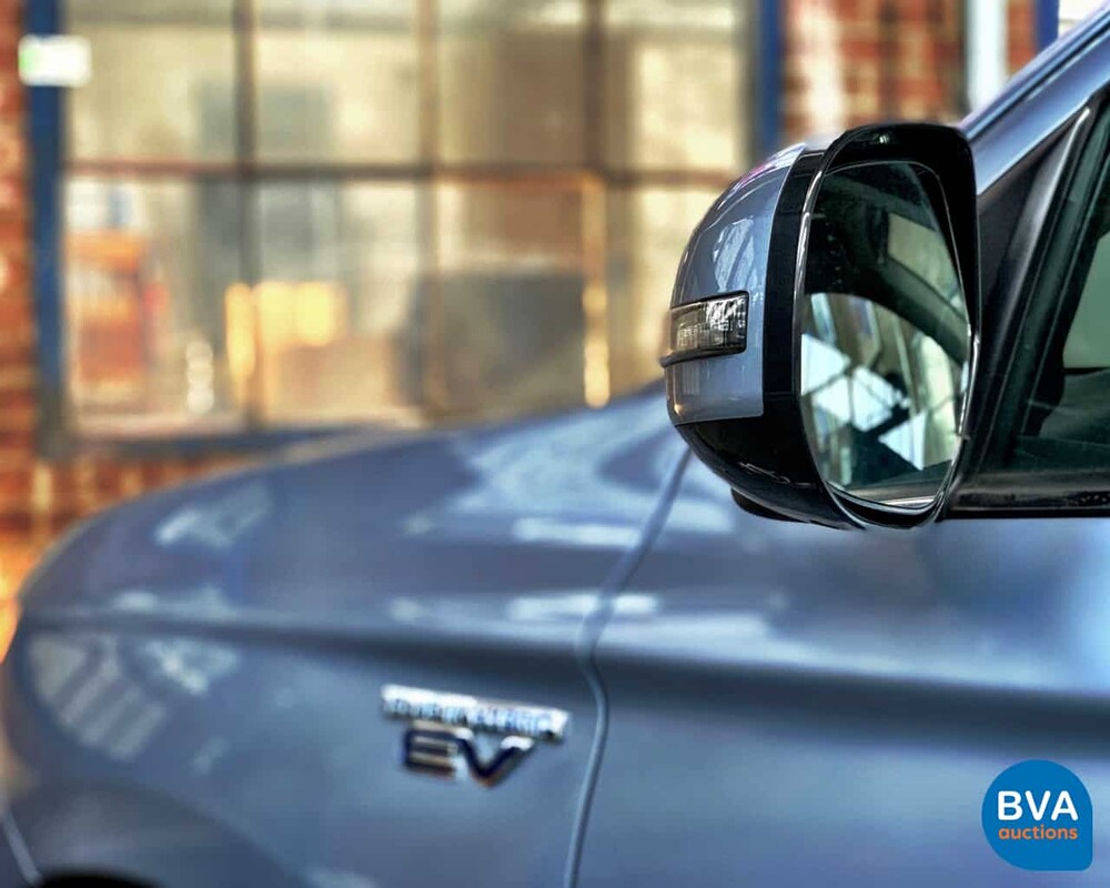 Mitsubishi Outlander PHEV Instyle 2014, 1-XVN-61.