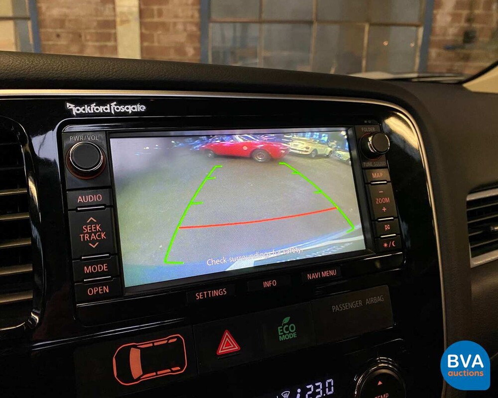 Mitsubishi Outlander PHEV Instyle 2014, 1-XVN-61.