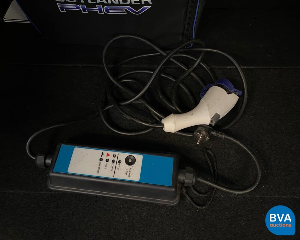 Mitsubishi Outlander PHEV Instyle 2014, 1-XVN-61.