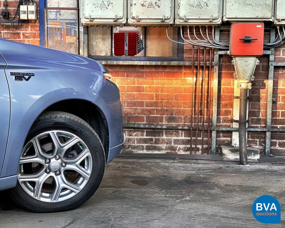 Mitsubishi Outlander PHEV Instyle 2014, 1-XVN-61.