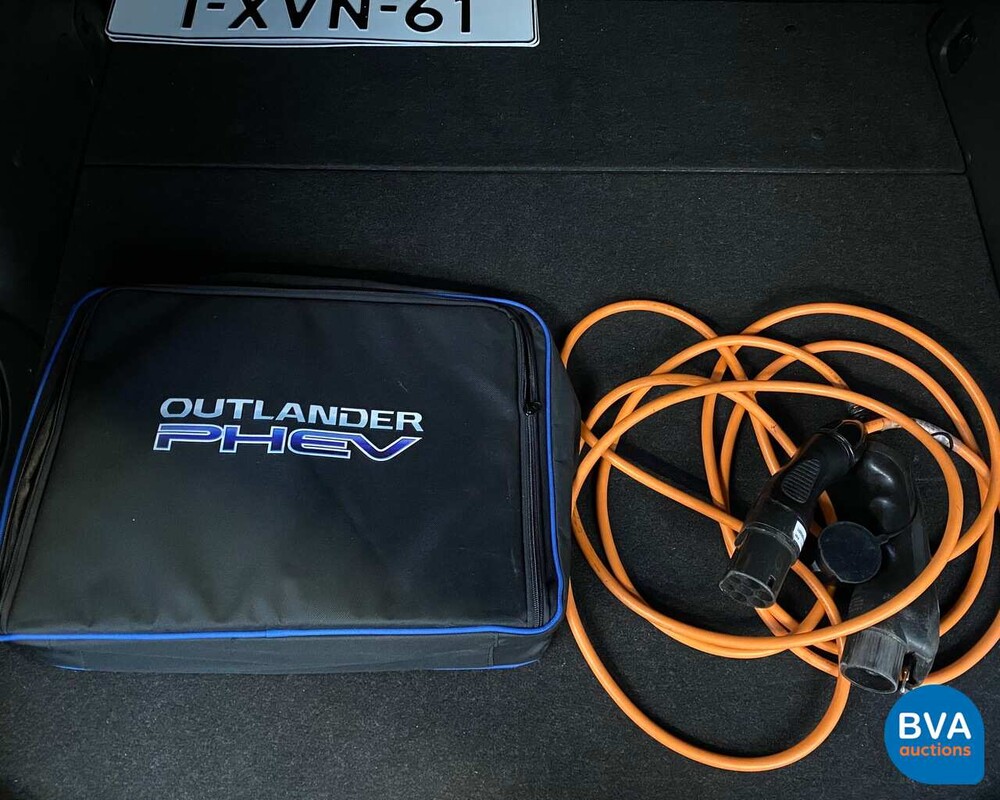 Mitsubishi Outlander PHEV Instyle 2014, 1-XVN-61.