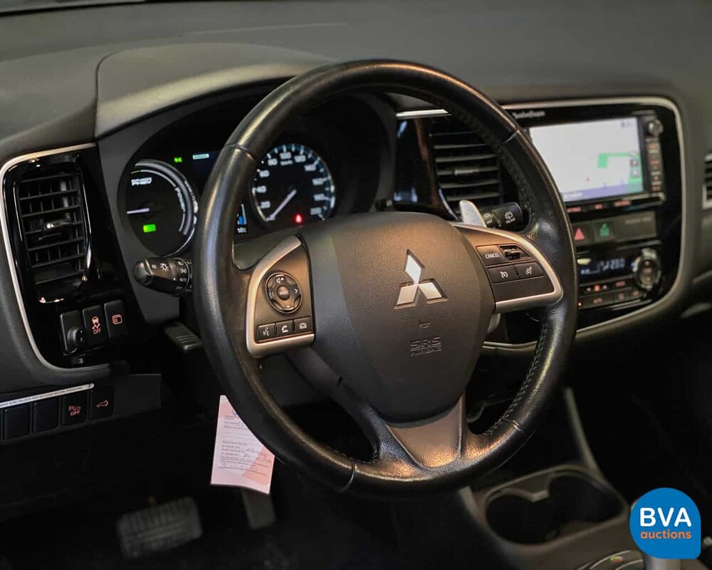 Mitsubishi Outlander PHEV Instyle 2014, 1-XVN-61.