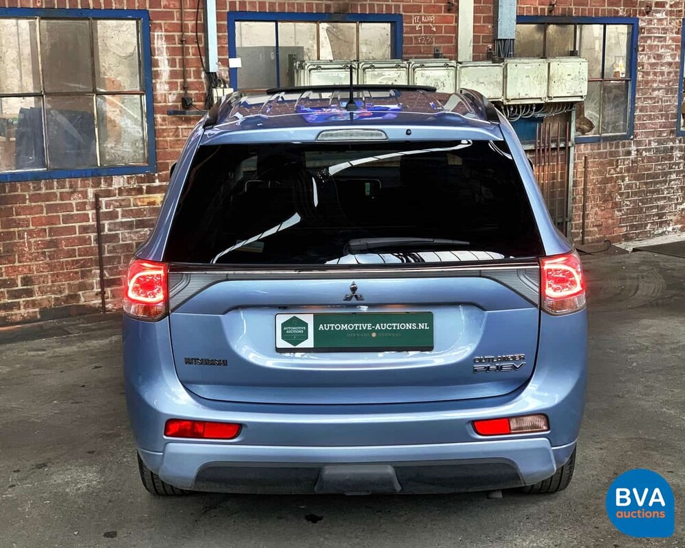 Mitsubishi Outlander PHEV Instyle 2014, 1-XVN-61.