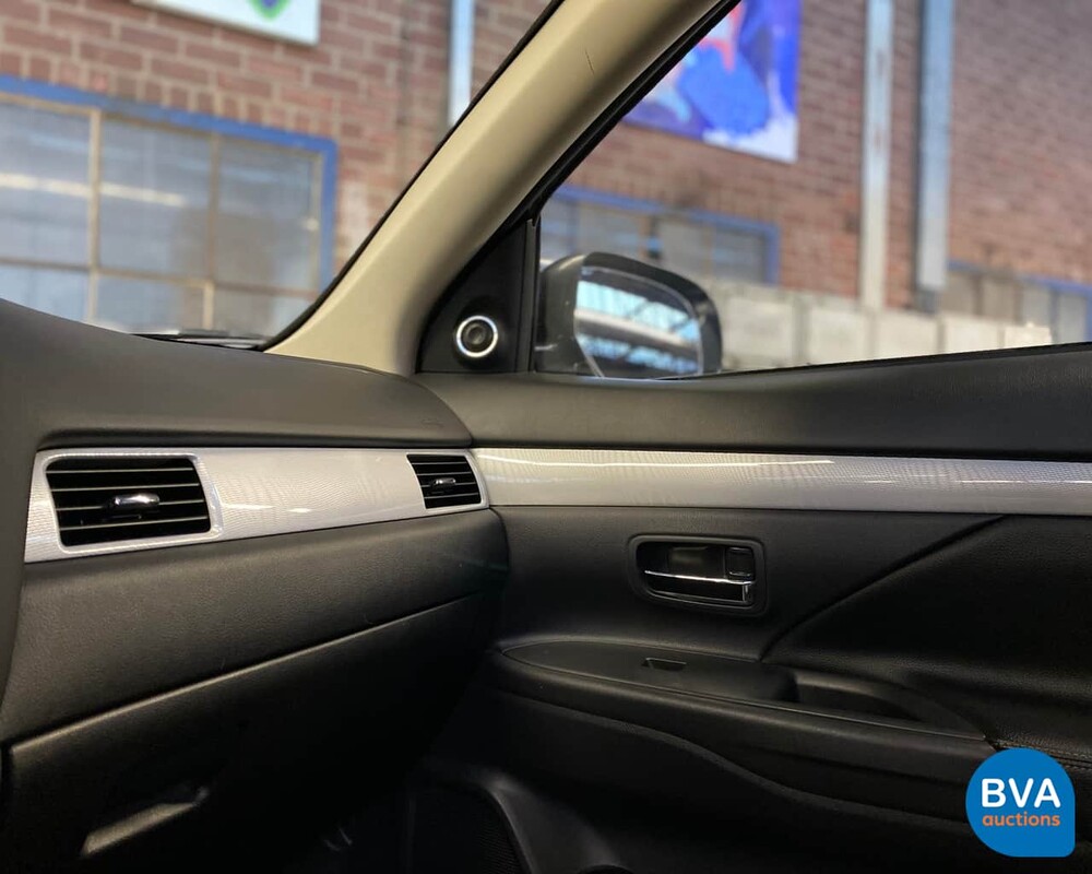 Mitsubishi Outlander PHEV Instyle 2014, 1-XVN-61.