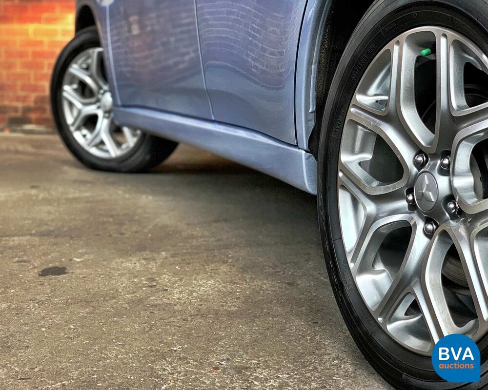 Mitsubishi Outlander PHEV Instyle 2014, 1-XVN-61.