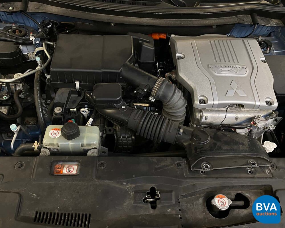 Mitsubishi Outlander PHEV Instyle 2014, 1-XVN-61.