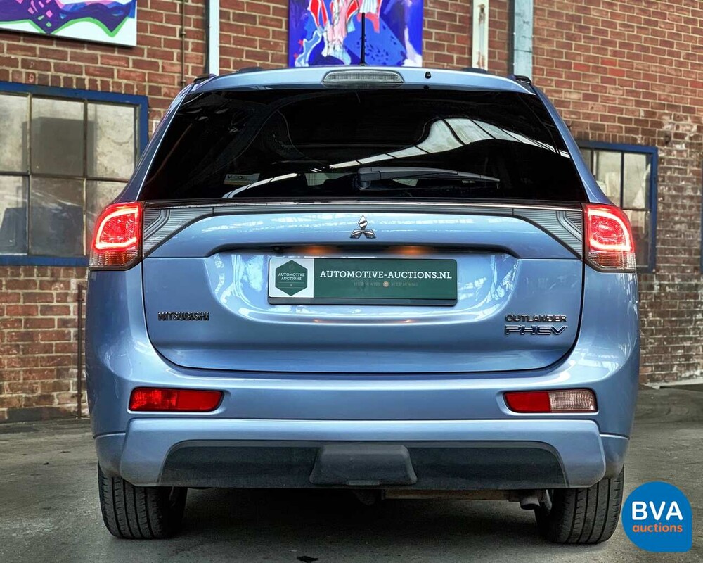 Mitsubishi Outlander PHEV Instyle 2014, 1-XVN-61.